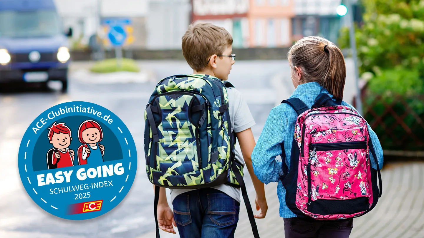 Kinder auf dem Schulweg