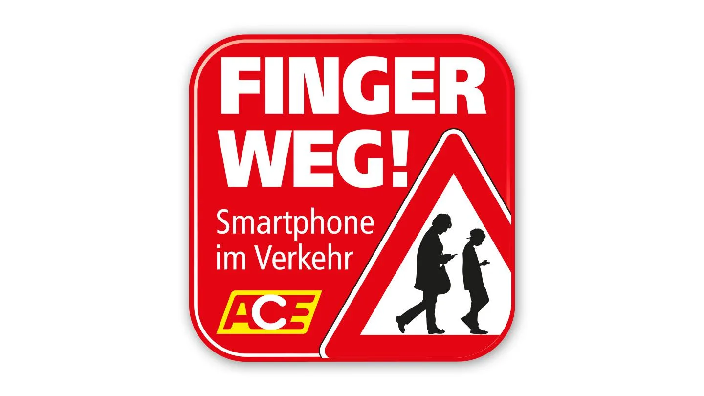 Gruppe von Menschen mit Smartphone